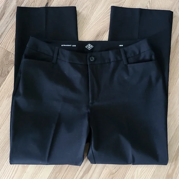 St. John's Bay Strt Leg Mid Rise Pants.  Sz 18W Black. Cotton/Spandex Blend NWOT - Picture 3 of 9